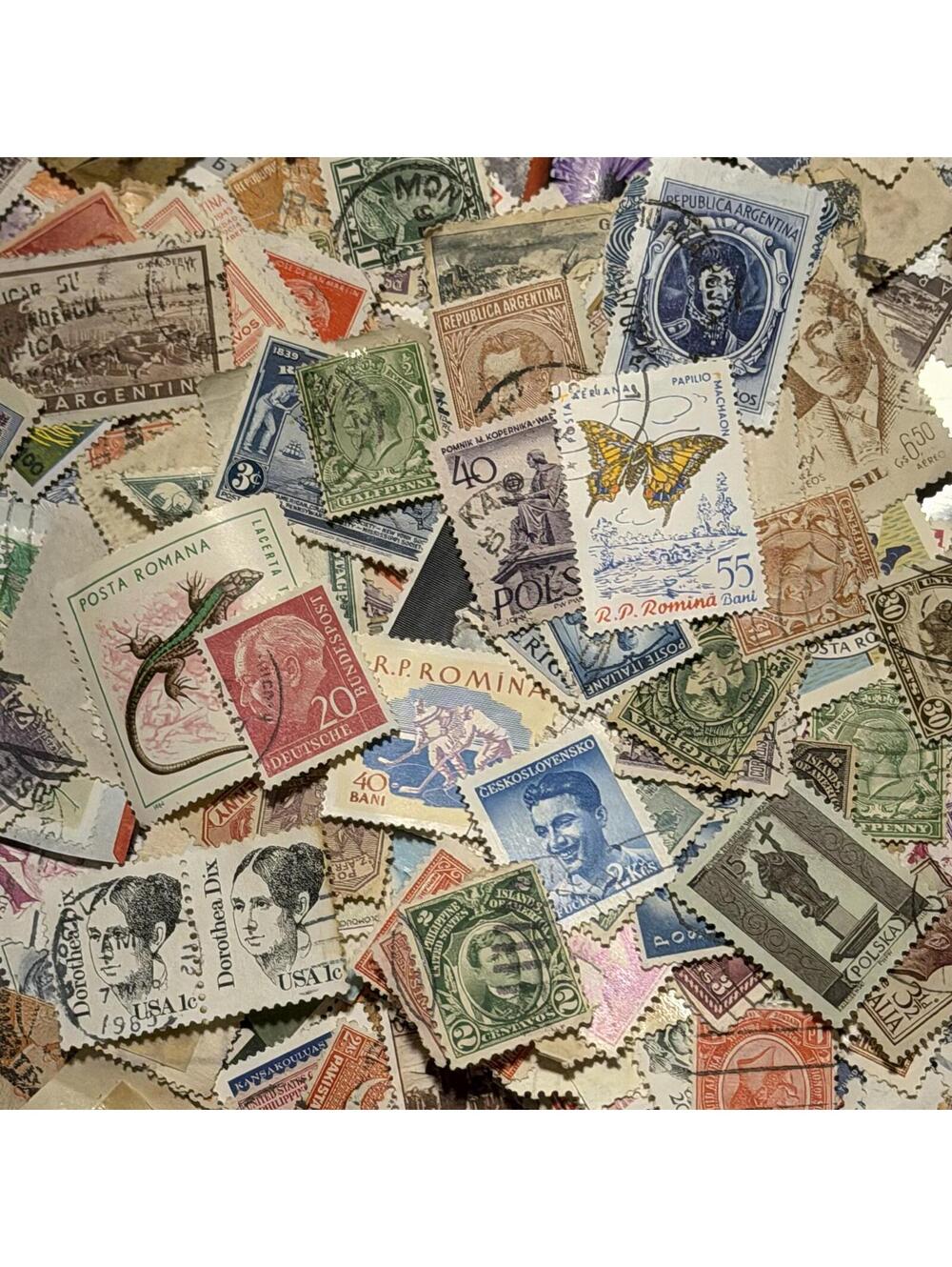 100 Vintage International Postage Stamp Bundle
